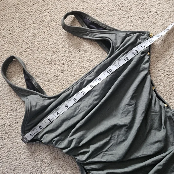 Carmen Marc Valvo Peek A Boo Beaded One Piece Swimsuit Size 8 - Picture 4 of 7